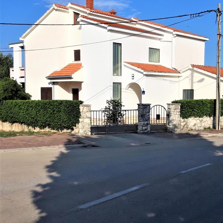 Ferienwohnung White Diamond Vrsi Exterior foto